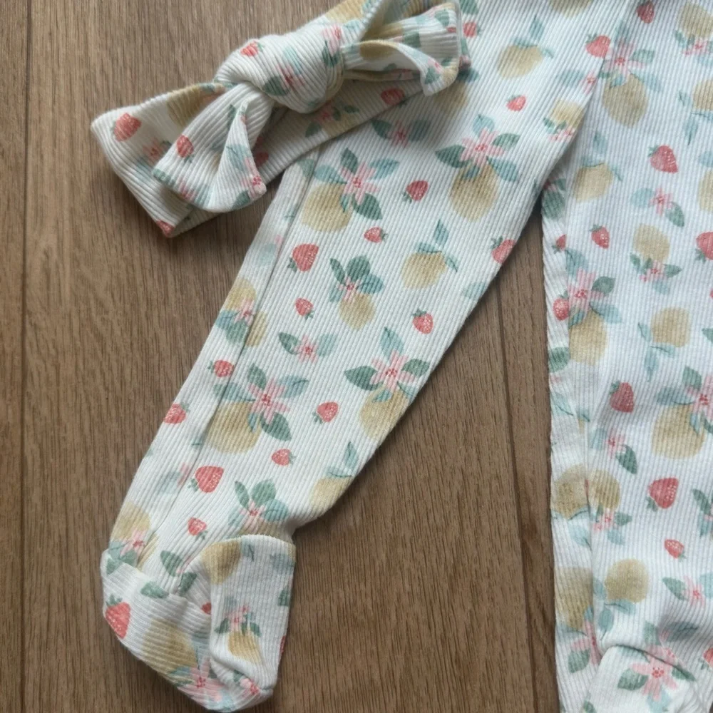 4/$20 Le Top Bebe Fruit and Floral Print Baby Girl 6-9M Footed Leggings with Bow